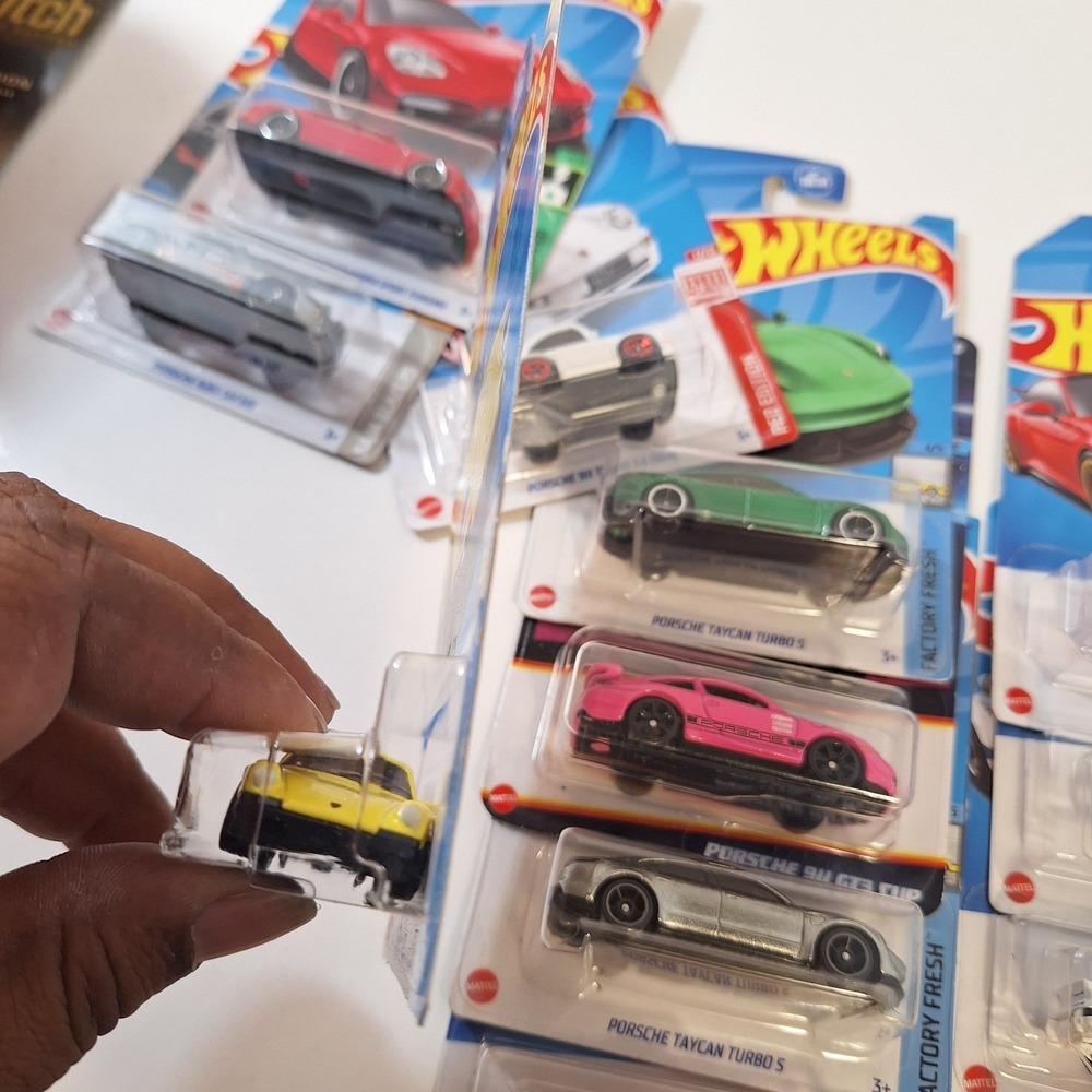 Hot Wheels‎ 12 Porsche Zamac Neon Speeders & Matchbox & Target Red Edition - Picture 9 of 16